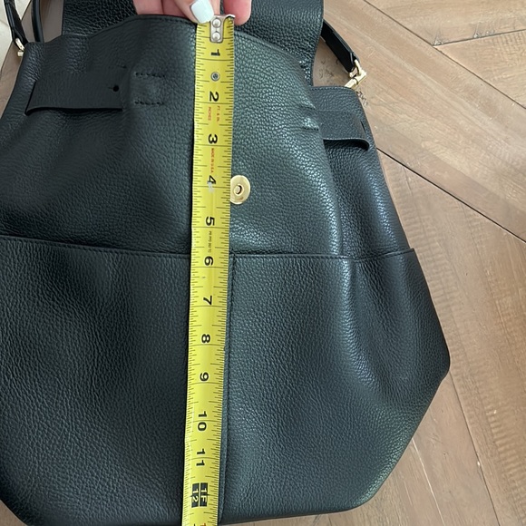 Cuyana Large Women Leather Backpack Pebbled Drawstring Flap Bag Black LKNW main image 7